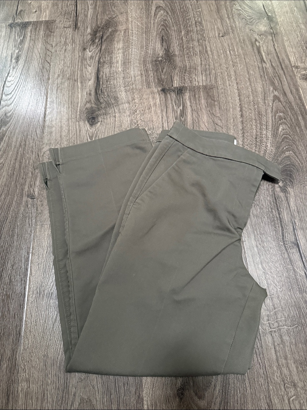 H&M Women’s Cropped Dress Pants - Olive Green